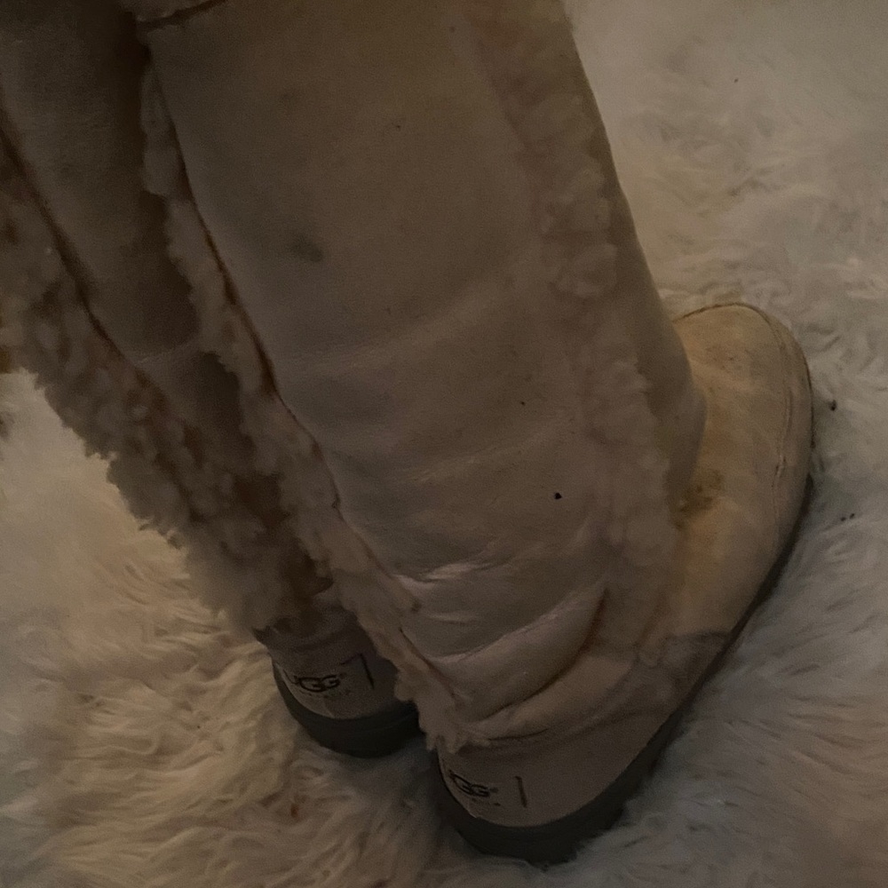 Ugg Off-White Sheepskin Boots